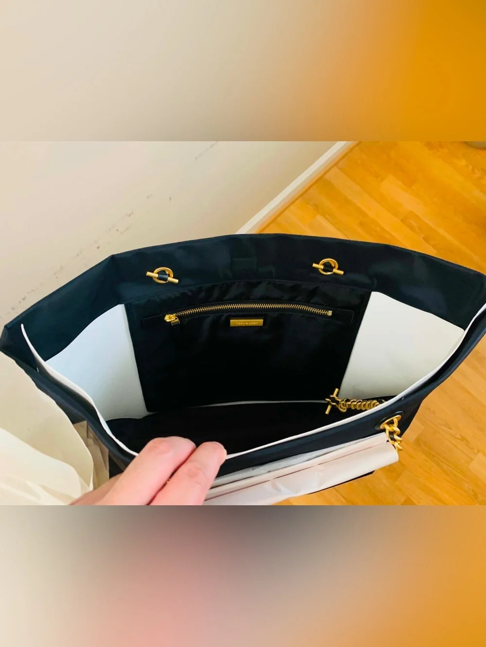 ✨ NWT ✨Tory Burch Ella Chain Tote Bag Black with Gold Hardware